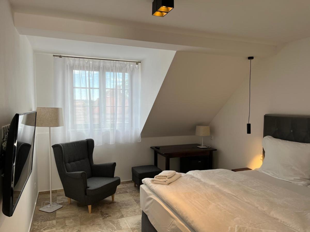 Hotel Separé v zahradě à Ratmerice Extérieur photo